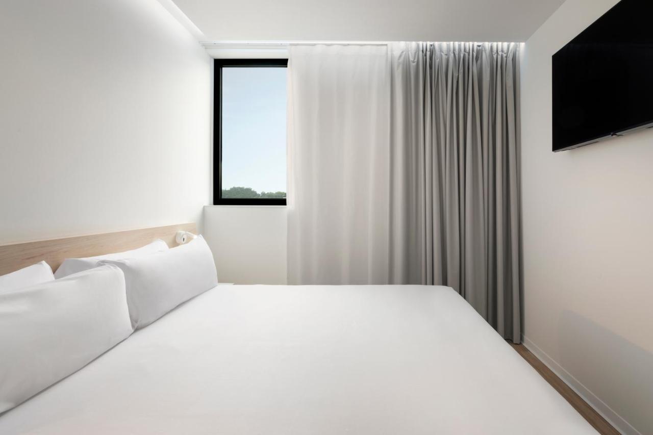 B&B Hotel Famalicao Вила-Нова-ди-Фамаликан Экстерьер фото